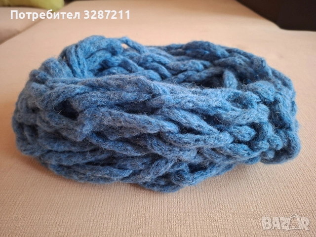 Вълнен шал, снимка 2 - Шалове - 53922336