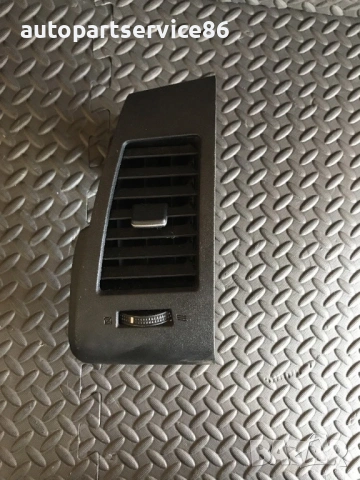 Ляв въздуховод на таблото за Nissan Murano 3.5 (2004-2007) 68761CB000