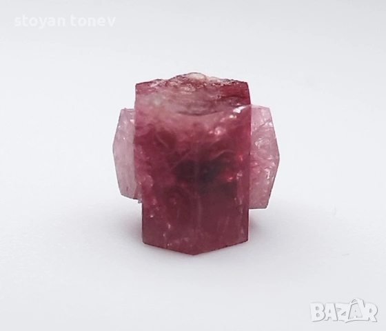 ФЕНОМЕНАЛЕН УЛТРА РЯДЪК ЧЕРВЕН БЕРИЛ КРЪСТОВИДЕН КРИСТАЛ - 1.97Кт! ОТ ТОМАС РЕЙНДЖ, ЮТА, САЩ