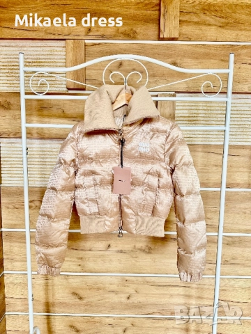 Прекрасно и много топло зимно яке от марката Miu Miu. Подходящо за студените дни на сезона.С,М,Л и Х, снимка 4 - Якета - 51939813