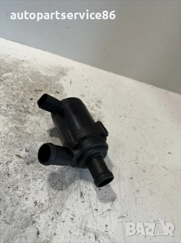 Допълнителна водна помпа за Volkswagen Touareg 3.0 Tdi (2009), снимка 2 - Части - 54166028