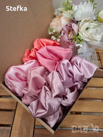 Подаръчен комплект скрънчита - 6 броя, снимка 4 - Аксесоари за коса - 39655203