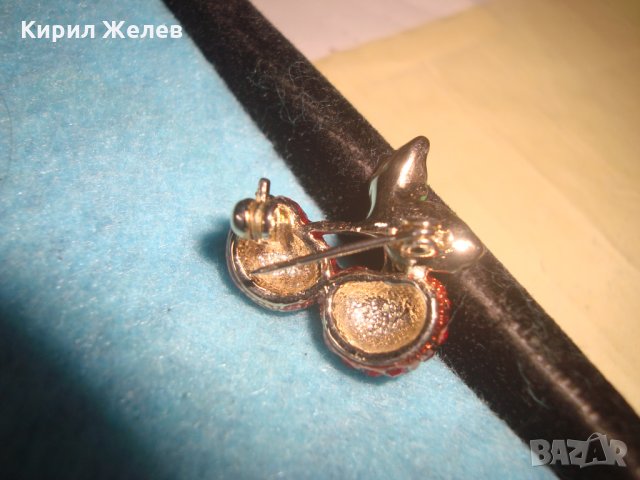 ЕМАЙЛИРАНИ ПОЗЛАТЕНИ СКЪПОЦЕННО УКРАСЕНИ ЯГОДКИ ВИНТИДЖ АРТ НУВО КРАСИВА БРОШКА БРОНЗОВА 72791, снимка 4 - Колиета, медальони, синджири - 35645415