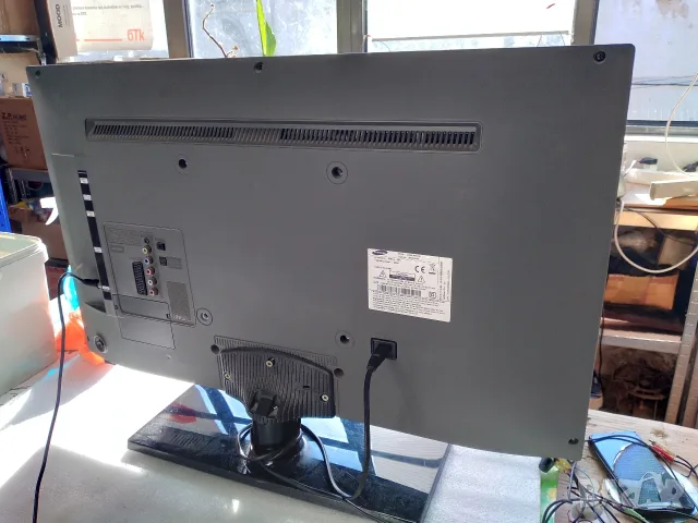 Телевизор 32" SAMSUNG UE32F4000AW, снимка 5 - Телевизори - 56091641