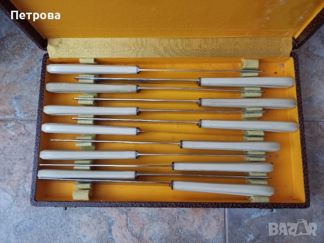 Два комплекта със прибори, ножове, снимка 3 - Прибори за хранене, готвене и сервиране - 52323025