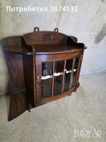 Ретро шкафче за стена с кристални стъкла, снимка 2 - Шкафове - 54257697