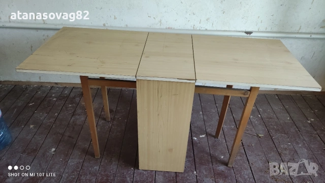 Сгъваема помощна маса