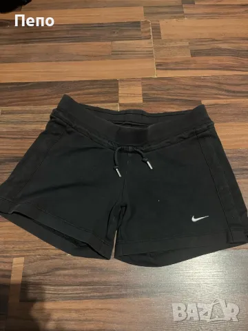 Къси гащи Nike, снимка 3 - Къси панталони и бермуди - 47520763