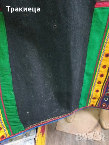Вълнен тракийски сукман с опашки носия, снимка 3 - Антикварни и старинни предмети - 39615310