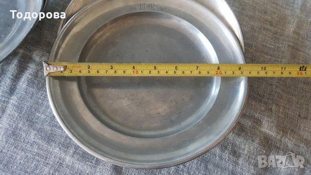 Комплект метални чинии от началото на миналия век, снимка 4 - Антикварни и старинни предмети - 29210096