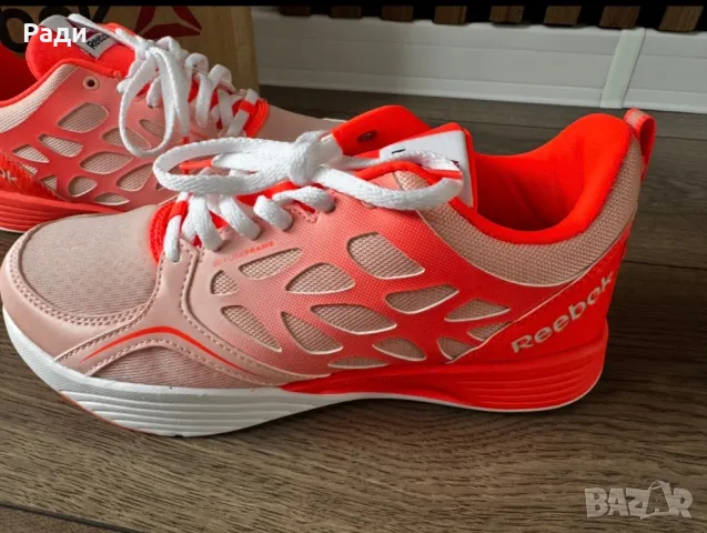 Дамски маратонки Reebok , снимка 2 - Маратонки - 49503854