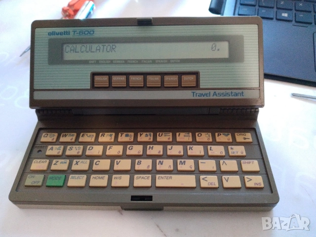 Olivetti T-600 Ретро калкулатор, преводач, органайзер, конвертор