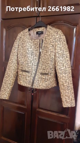 Златно сако на Манго