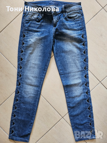 Детски дънки Guess размер 28