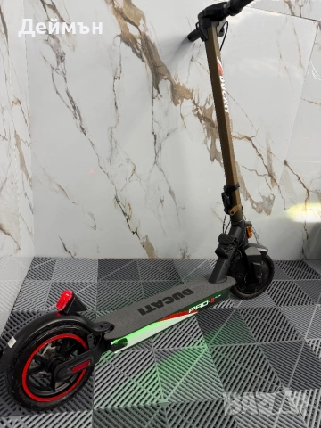 Продавам ел тротинетка Ducati pro 2 plus, снимка 2 - Мотоциклети и мототехника - 54276399