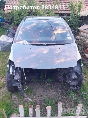 Преден капак ситроен C3 2009