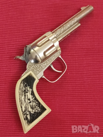 Стара играчка пистолет с капси USA. 