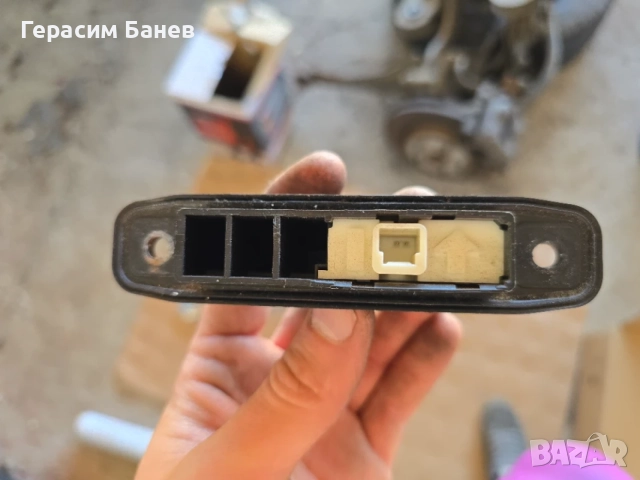 Копче отваряне заден багажник OEM TOYOTA AVENSIS T27 2.0 D-4D КОМБИ 2014, снимка 2 - Части - 56115316