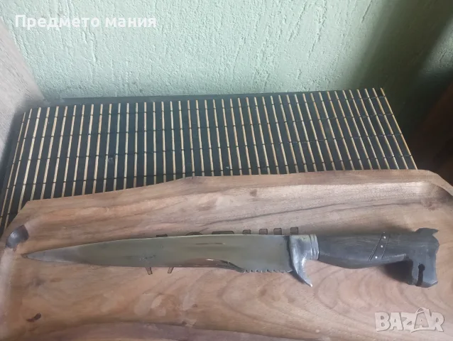 Нож с уникална дървена дръжка