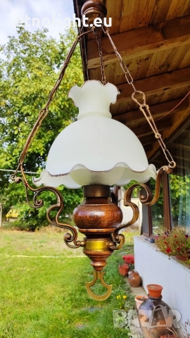 Красив месингов полилей съчетание с дървени елементи и две стъкленици , снимка 4 - Полилеи - 52041378