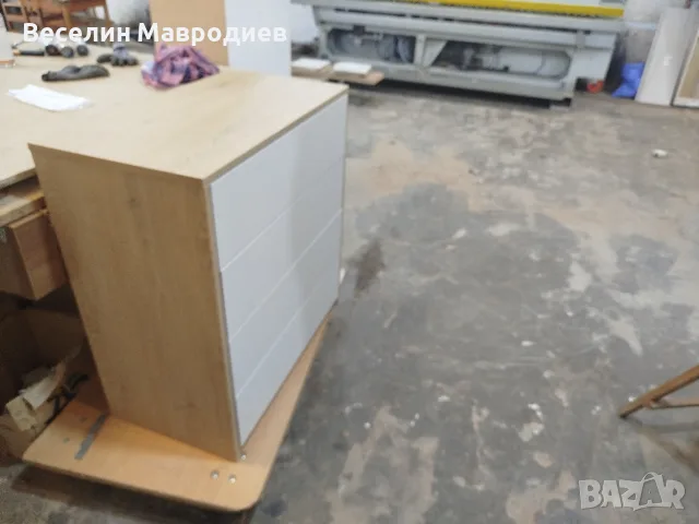 Скрин с четири чекмеджета , снимка 3 - Скринове - 56354625