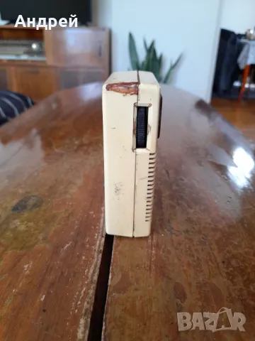 Старо радио,радиоприемник Grundig Micro Boy 300, снимка 3 - Други ценни предмети - 47736917
