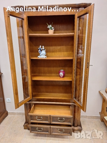 Луксозна витрина череша масив , снимка 4 - Секции и витрини - 52664490