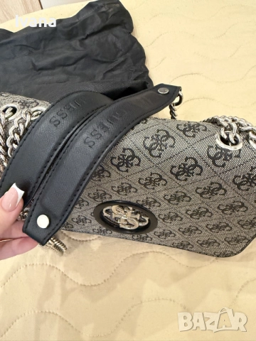 Дамска чанта GUESS, снимка 3 - Чанти - 56083271