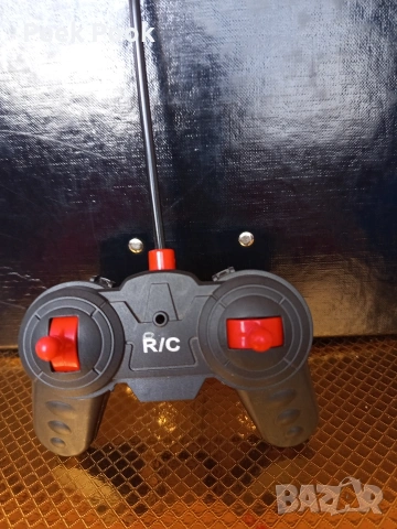 колекционерски танк с дистанционно управление и по- малак танк , снимка 3 - Колекции - 54095164