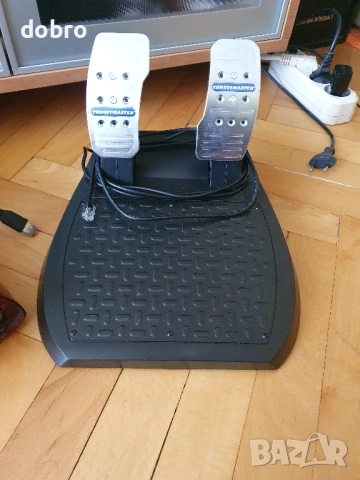 thrustmaster t300 волан с педали , снимка 2 - Аксесоари - 52347570