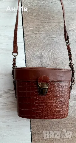 Ефектна ,неизползвана чантичка, снимка 3 - Чанти - 49072338