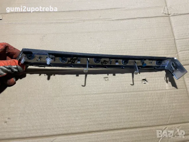 Декоративна Лайсна Задна Врата 7p5867420 Карбон Porsche Cayenne 3.0D 92A/EG22/2012, снимка 3 - Части - 48982668