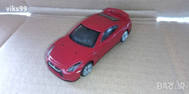 Bburago Nissan GT-R 2009 - Мащаб 1:43, снимка 9 - Колекции - 51512511