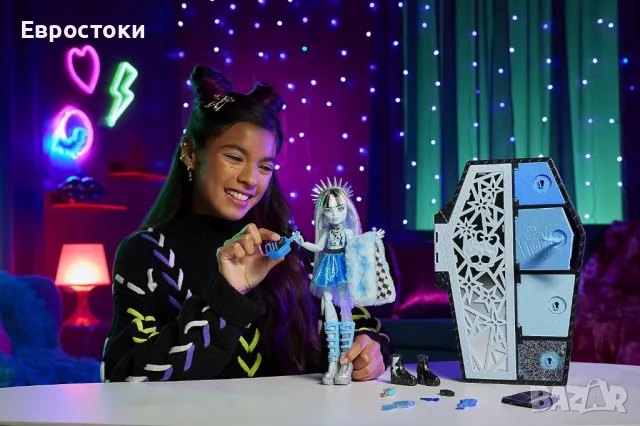 Кукла Frankie Stein Monster High гардероб с 19 изненадващи модни аксесоара, снимка 5 - Кукли - 47960993