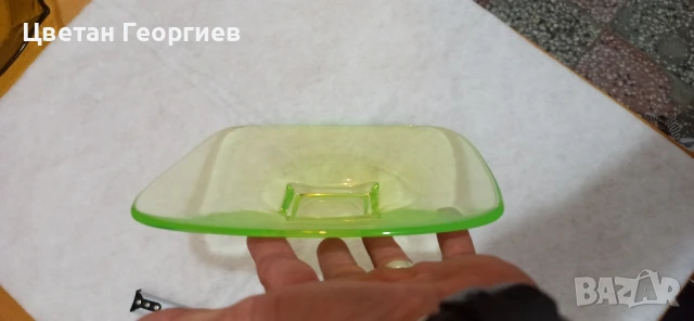 фруктиера от ураново стъкло, снимка 2 - Антикварни и старинни предмети - 50999419