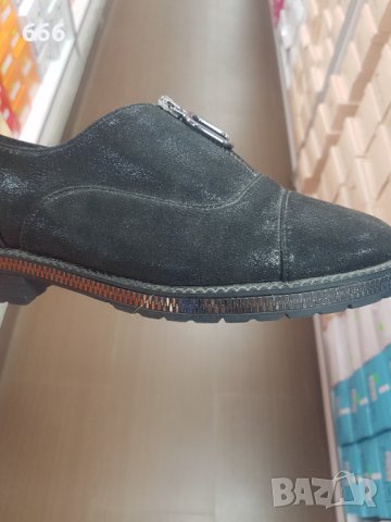 Обувки, снимка 3 - Дамски ежедневни обувки - 42393860