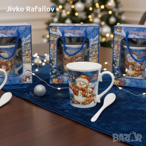 Празничен комплект за топли напитки – Керамична чаша и лъжичка в коледна опаковка, снимка 3 - Чаши - 52803282