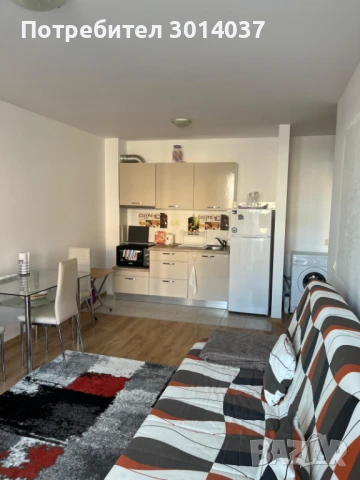 Тристаен апартамент с английски двор