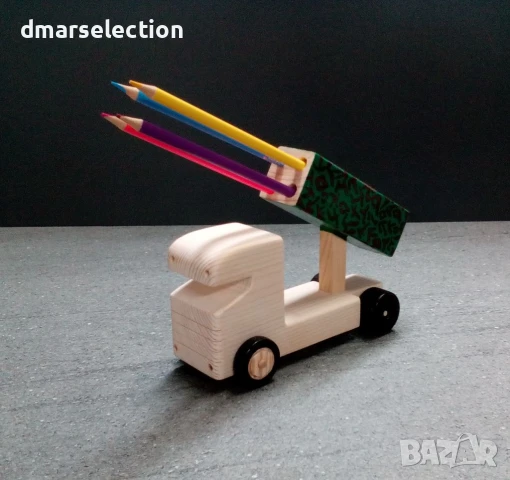 Декоративно дървено камионче - моливник DMAR 307M2