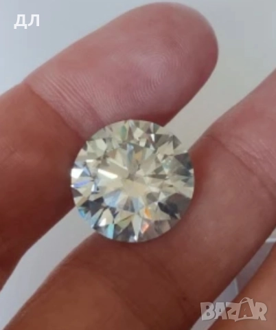 Диамант мойсанит, 12 карата, 15 мм., снимка 4 - Други - 52933619
