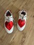 Love Moschino, Кожени спортни обувки със сърцевидна апликация, Бял/Червен, снимка 16