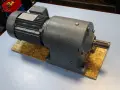 мотор редуктор SEW-EURODRIVE R60DT80N4 Helical Gear Motor 0.75kW 105min-1, снимка 2