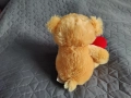 Продавам плюшена мека играчка Мече със сърце - нова, снимка 6