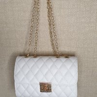 Бяла дамска чанта, снимка 1 - Чанти - 42216203
