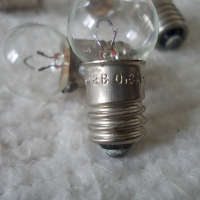 Лампа 8v 0.6A E10, снимка 2 - Медицинска апаратура - 44732204