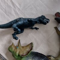 Два големи гумени динозавъра 2003 toy major trading company, снимка 6 - Други - 35021955