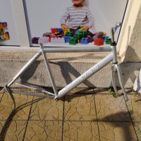 28 цола алуминиева рамка и всичко на снимките размер 55 , снимка 2 - Части за велосипеди - 38402729