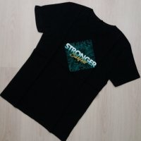 Черна тениска с тропическа щампа - размер М, снимка 1 - Детски тениски и потници - 30767091