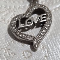 Сребърно колие Pandora с висулка сърце love , снимка 2 - Колиета, медальони, синджири - 44329281