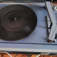 Грамофон от 70-те години ,,Маладежний" сделано в СССР , снимка 4 - Антикварни и старинни предмети - 37689938